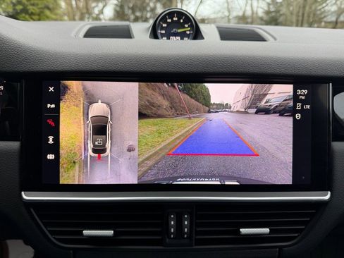 Used 2022 Porsche Cayenne E-Hybrid Coupe image 26