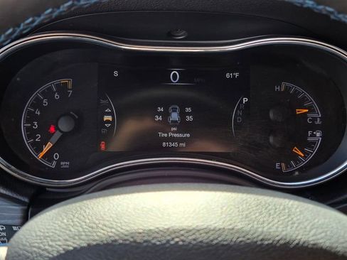 Used 2019 Jeep Grand Cherokee Laredo image 19