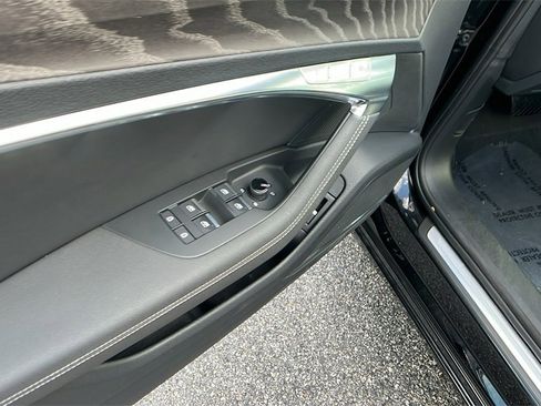 Used 2024 Audi A6 Premium Plus image 12