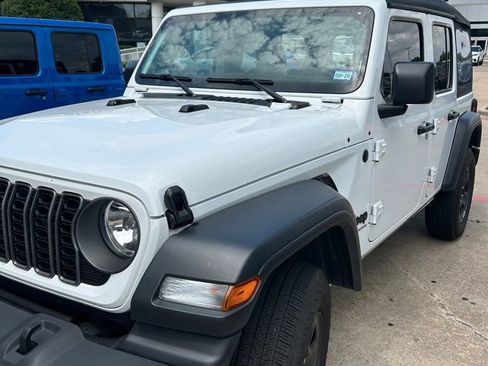 Used 2025 Jeep Wrangler Unlimited Sport AWD/4WD image 15