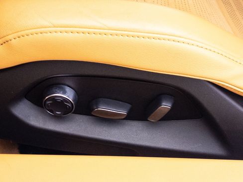 Used 2021 Chevrolet Corvette Stingray Premium Cpe w/ 3LT RWD image 22
