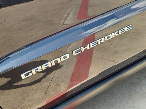 Used 2015 Jeep Grand Cherokee Limited AWD/4WD image 31