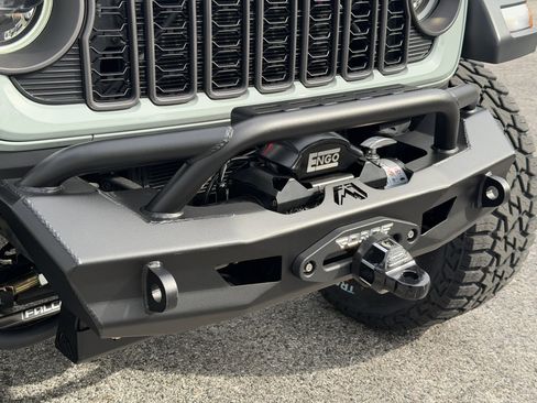 Used 2024 Jeep Wrangler Sport S image 11