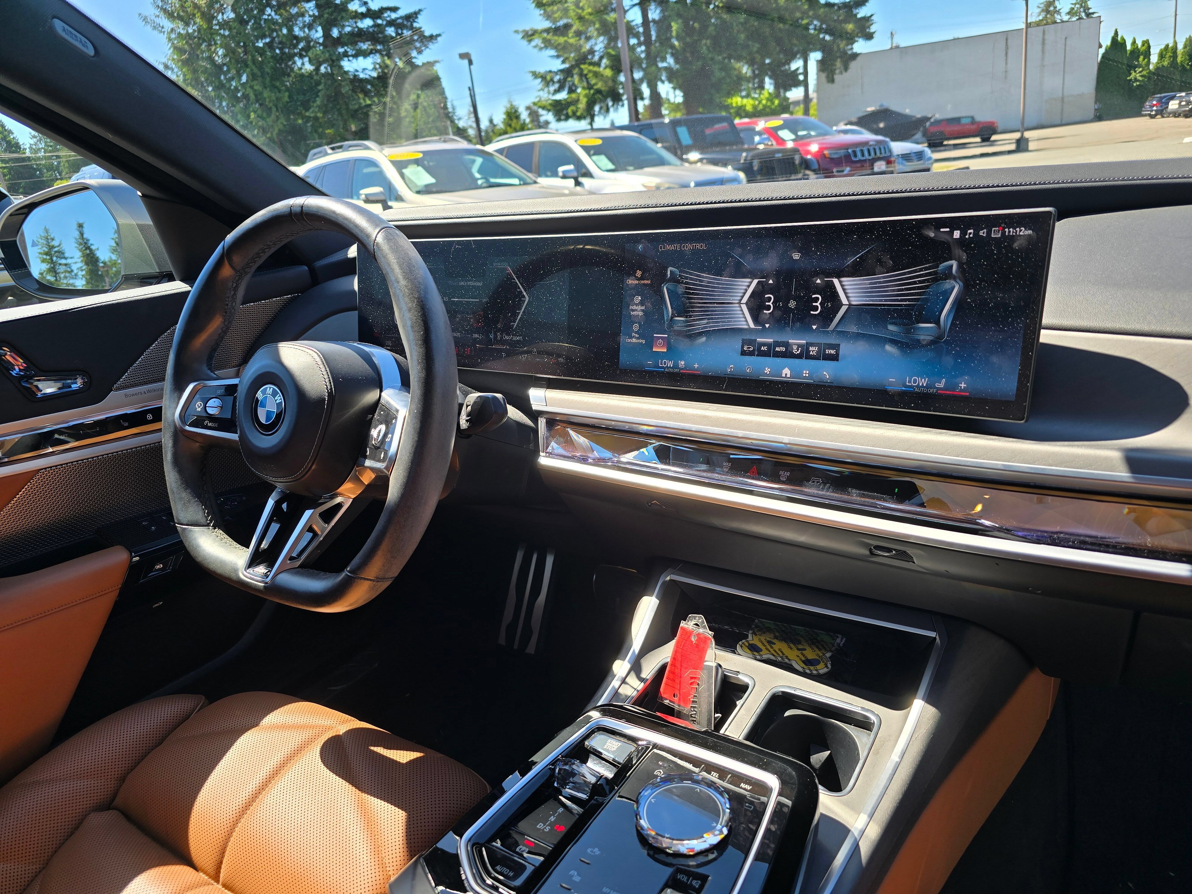 Used 2023 BMW 740i w/ Parking Assistance Package RWD image 11