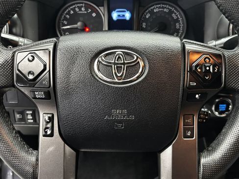 Used 2023 Toyota Tacoma TRD Off-Road AWD/4WD image 20