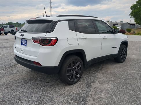 New 2026 Jeep Compass Latitude AWD/4WD image 3