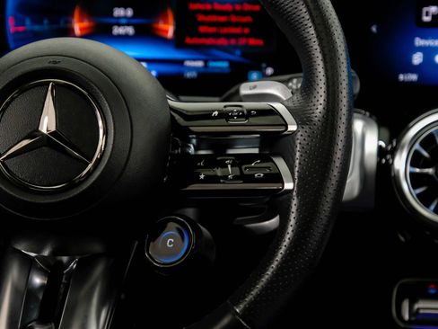 Used 2024 Mercedes-Benz GLB 35 AMG 4MATIC image 18