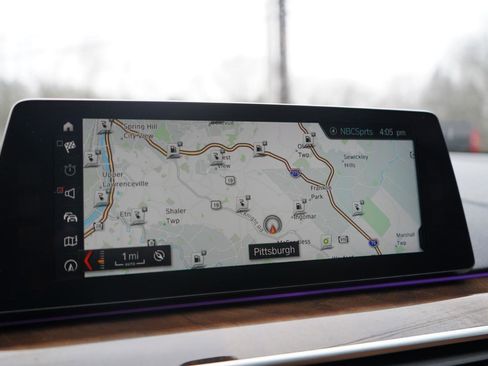 Used 2018 BMW 530e xDrive image 35