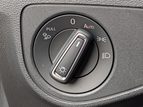 Certified 2023 Volkswagen Atlas Cross Sport SE w/ Panoramic Sunroof Package AWD/4WD image 26