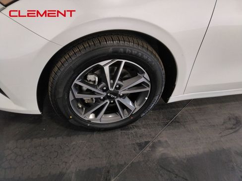 Used 2023 Kia Forte LXS FWD image 39