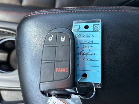 Used 2024 Jeep Compass Latitude AWD/4WD image 46