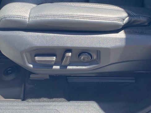 Used 2022 Toyota Tundra Limited w/ TRD Off-Road Package AWD/4WD image 18