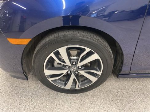 Used 2024 Honda Odyssey Touring image 9
