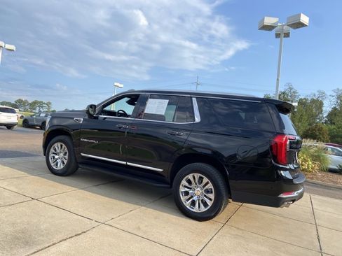 Used 2025 GMC Yukon Denali RWD image 8