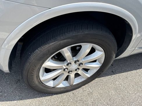 Used 2017 Buick Enclave Premium w/ Experience Buick Package FWD image 8