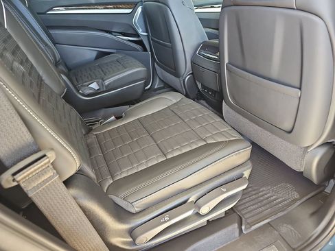 New 2026 Cadillac Escalade Platinum Sport w/ LPO, ONYX Package AWD/4WD image 11