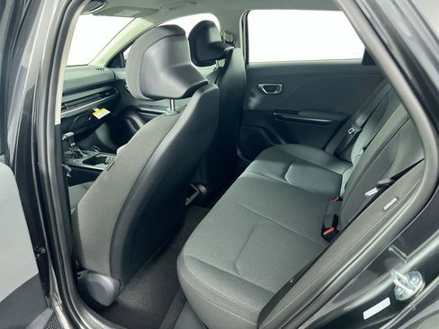 New 2025 Kia K4 LXS image 29