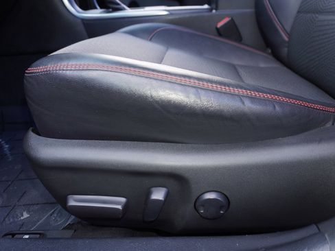 Used 2016 Toyota Camry SE image 11