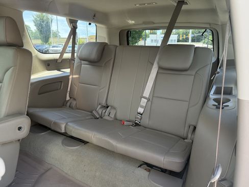 Used 2016 Chevrolet Suburban LTZ RWD image 33