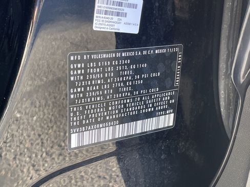 Certified 2024 Volkswagen Tiguan SE image 31