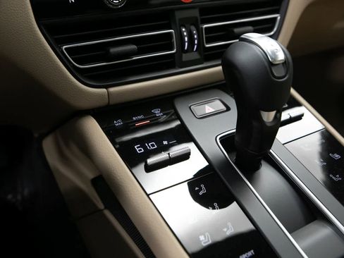 New 2026 Porsche Macan AWD/4WD image 29