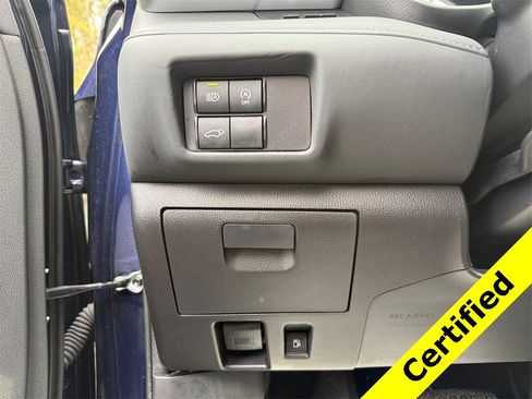 Used 2024 Toyota Highlander XLE image 18