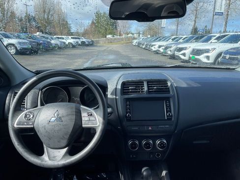 Used 2024 Mitsubishi Outlander Sport ES image 17