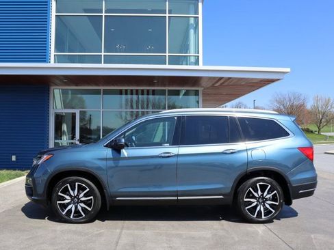 Used 2022 Honda Pilot Touring image 6