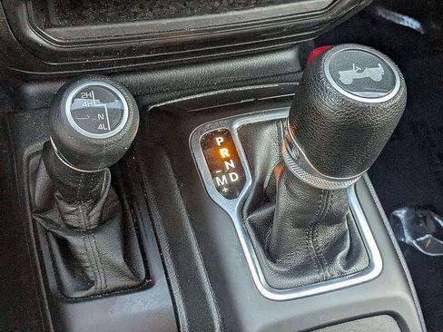Used 2023 Jeep Wrangler Unlimited Sport AWD/4WD image 22