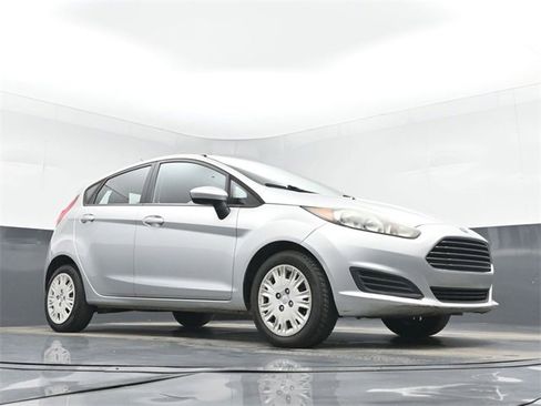 Used 2016 Ford Fiesta S image 37