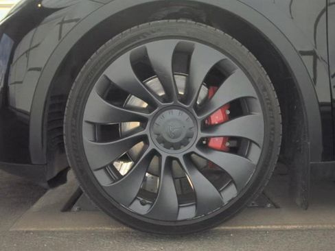Used 2023 Tesla Model Y Performance AWD/4WD image 11