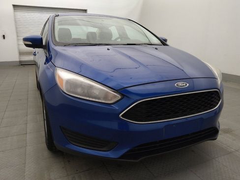 Used 2018 Ford Focus SE w/ Cold Weather Package FWD image 13