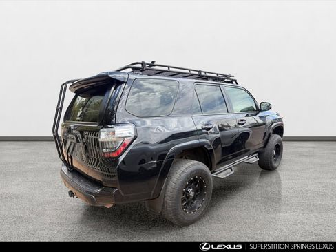 Used 2017 Toyota 4Runner TRD Off-Road Premium AWD/4WD image 3
