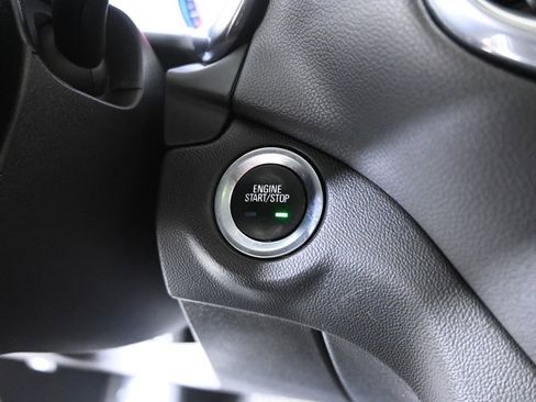 Used 2020 Chevrolet Equinox LT image 31