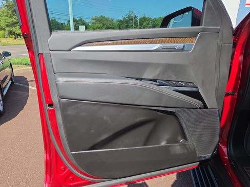 Used 2025 Cadillac Escalade Premium Luxury Platinum w/ LPO, Floor Liner Package AWD/4WD image 14
