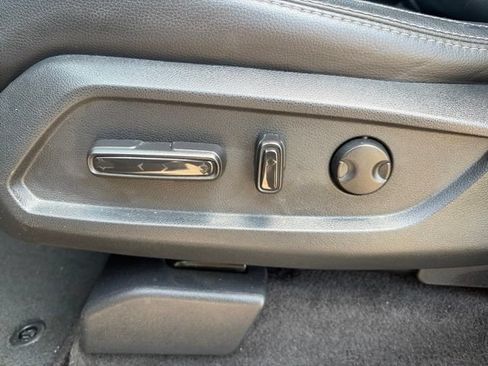 Used 2023 Honda Pilot Touring image 18