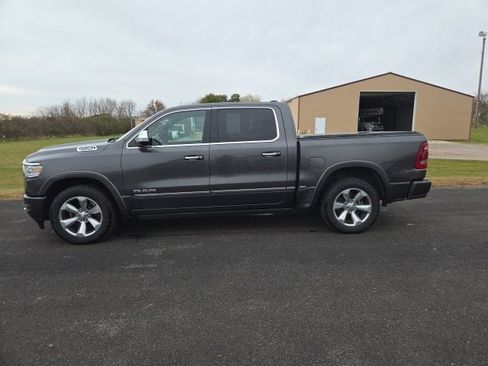 Used 2019 RAM 1500 Limited w/ Body Color Bumper Group image 3