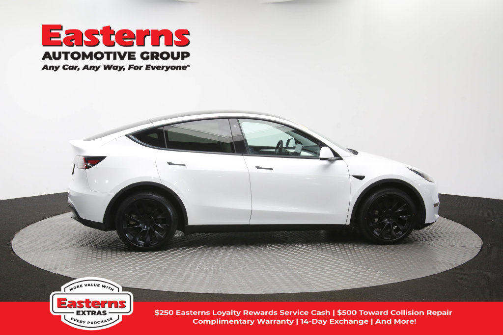 Used 2022 Tesla Model Y Long Range AWD/4WD image 41