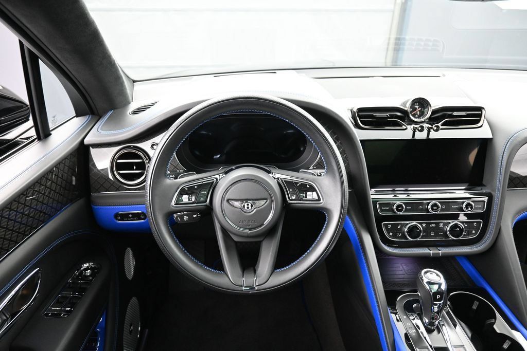 Certified 2025 Bentley Bentayga AWD/4WD image 18