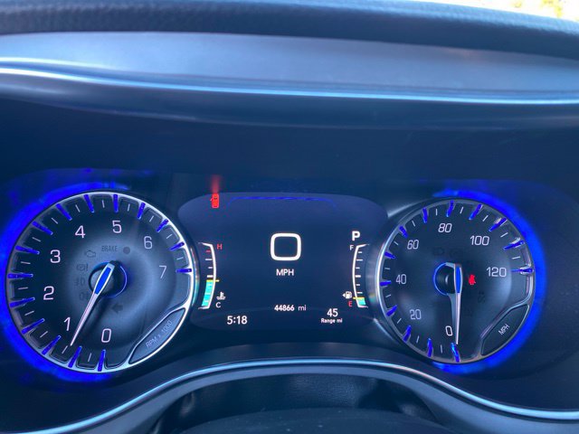 Used 2025 Chrysler Pacifica Limited FWD image 26