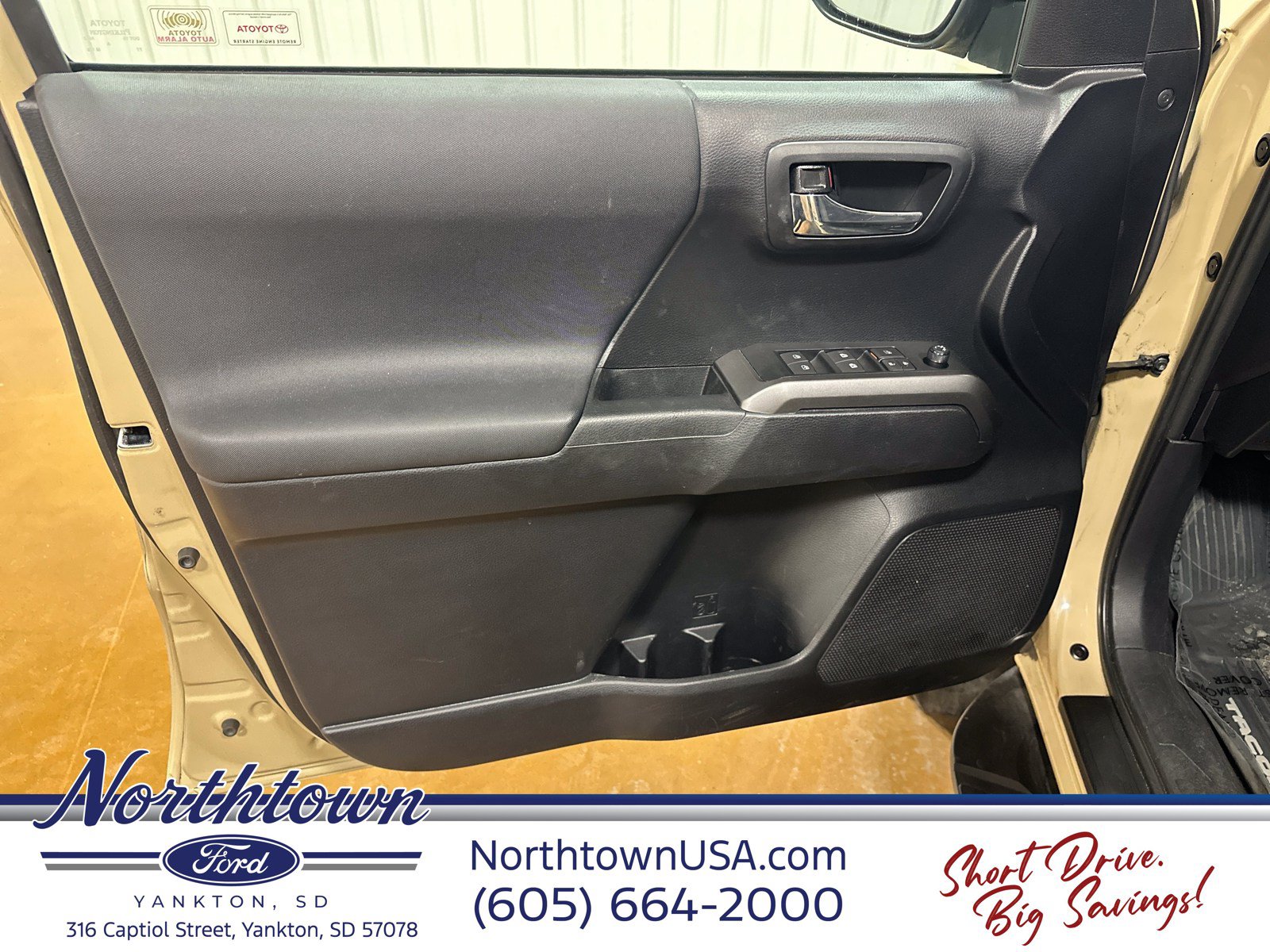 Used 2019 Toyota Tacoma TRD Off-Road AWD/4WD image 14