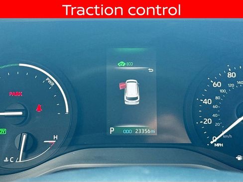 Used 2024 Toyota Sienna XLE Woodland Edition image 12