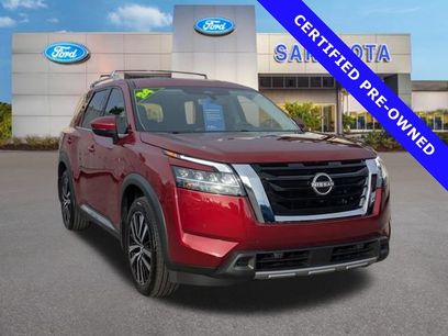 Used 2024 Nissan Pathfinder Platinum w/ Cargo Package