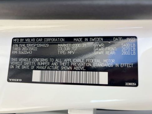 Certified 2023 Volvo XC60 B5 Ultimate w/ Climate Package image 19