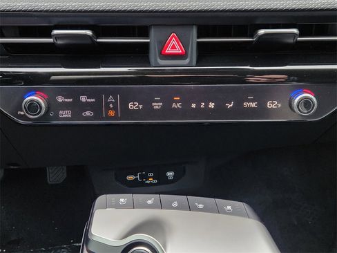 New 2025 Kia EV6 Wind image 14