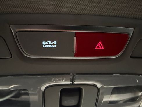 Used 2024 Kia Telluride EX w/ EX Captain's Chair Package image 43