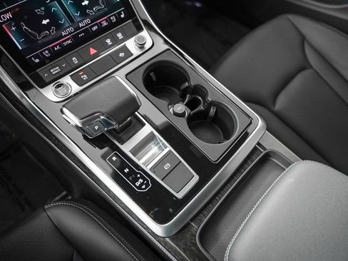 Certified 2025 Audi Q8 Premium Plus w/ Premium Plus Package AWD/4WD image 19