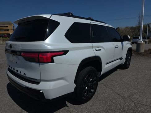 Certified 2025 Toyota Sequoia Platinum AWD/4WD image 7