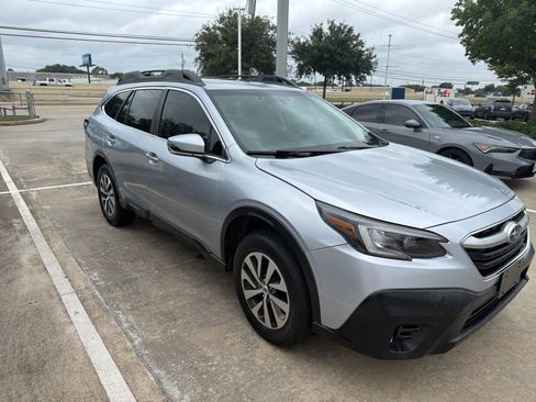 Used 2022 Subaru Outback Premium AWD/4WD image 2