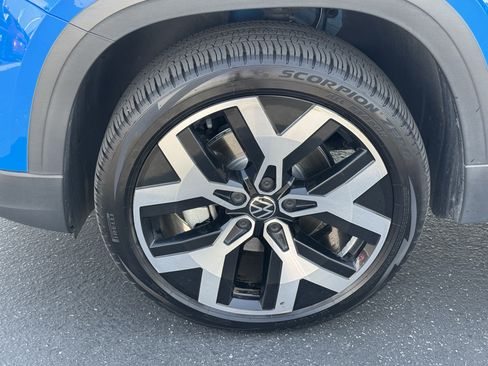 Used 2023 Volkswagen Taos SEL AWD/4WD image 11